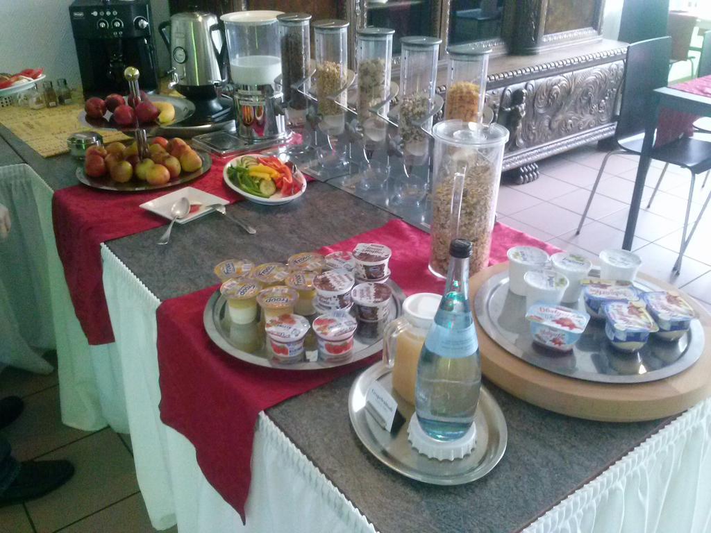 Businesshotel & Appartements Stuttgart-Vaihingen Phòng bức ảnh