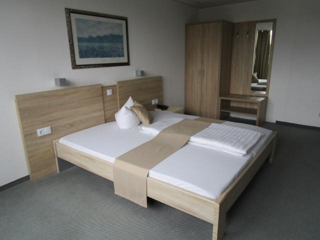 Businesshotel & Appartements Stuttgart-Vaihingen Ngoại thất bức ảnh
