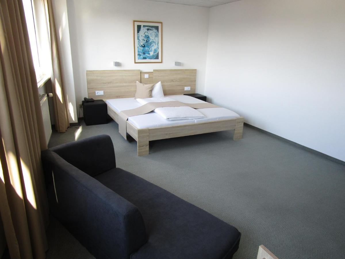 Businesshotel & Appartements Stuttgart-Vaihingen Ngoại thất bức ảnh