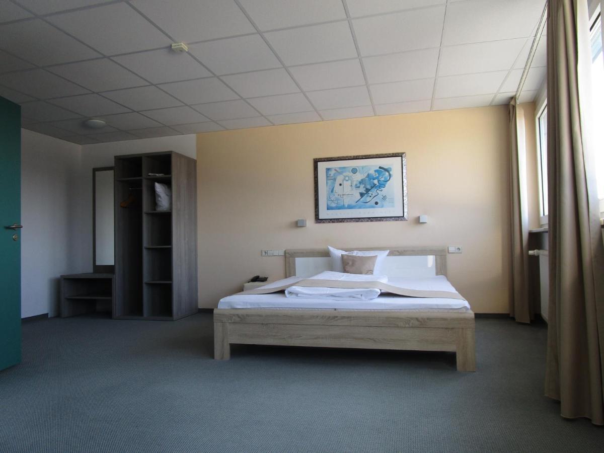Businesshotel & Appartements Stuttgart-Vaihingen Ngoại thất bức ảnh