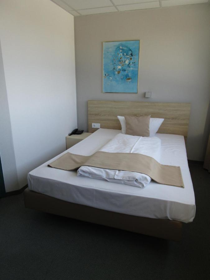 Businesshotel & Appartements Stuttgart-Vaihingen Ngoại thất bức ảnh