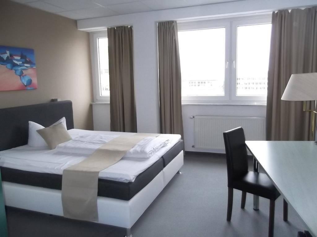 Businesshotel & Appartements Stuttgart-Vaihingen Ngoại thất bức ảnh