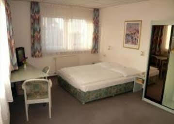 Businesshotel & Appartements Stuttgart-Vaihingen Ngoại thất bức ảnh